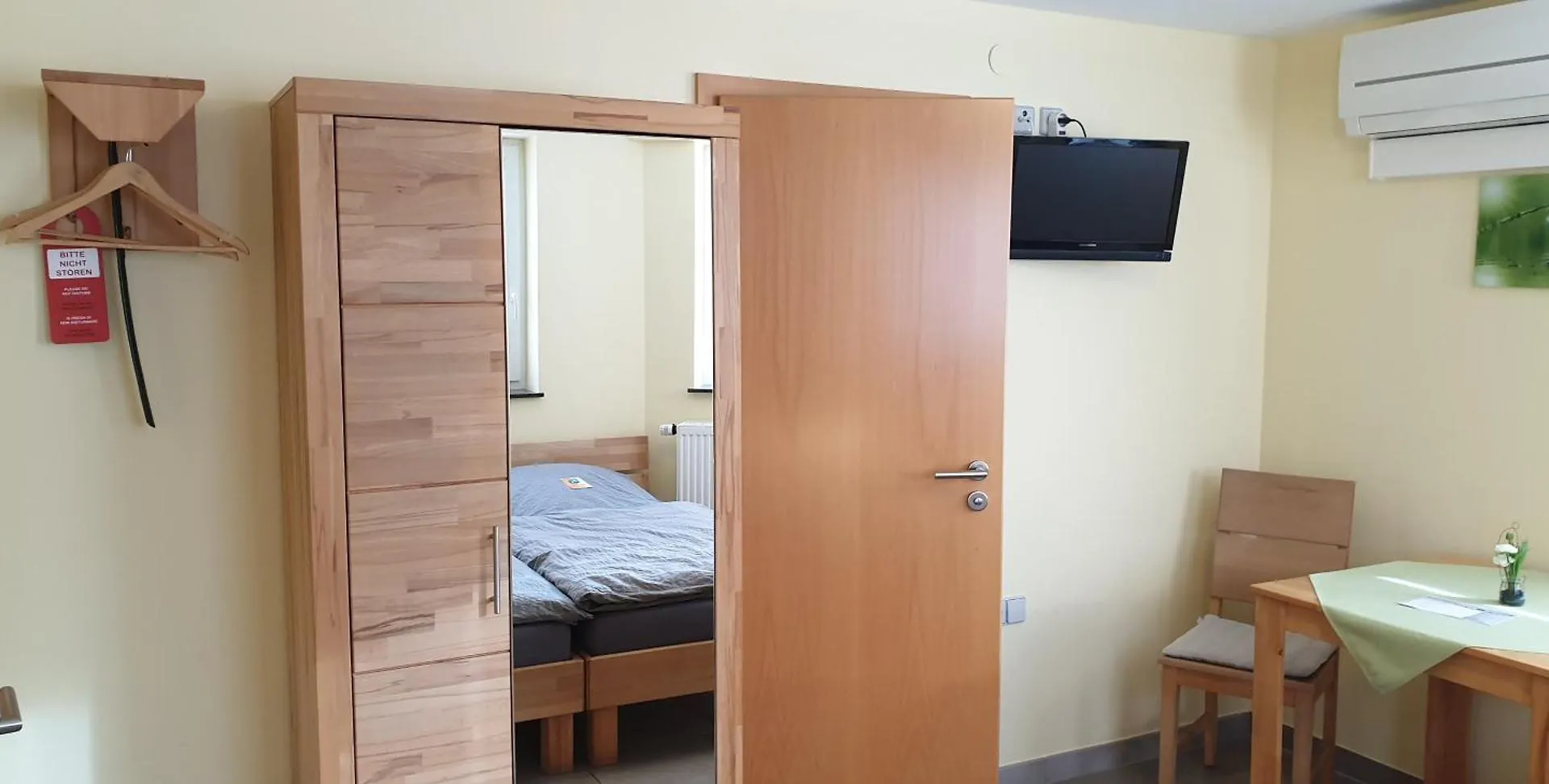 Guest house Gaestezimmer , Pension Wauri Waldenbuch